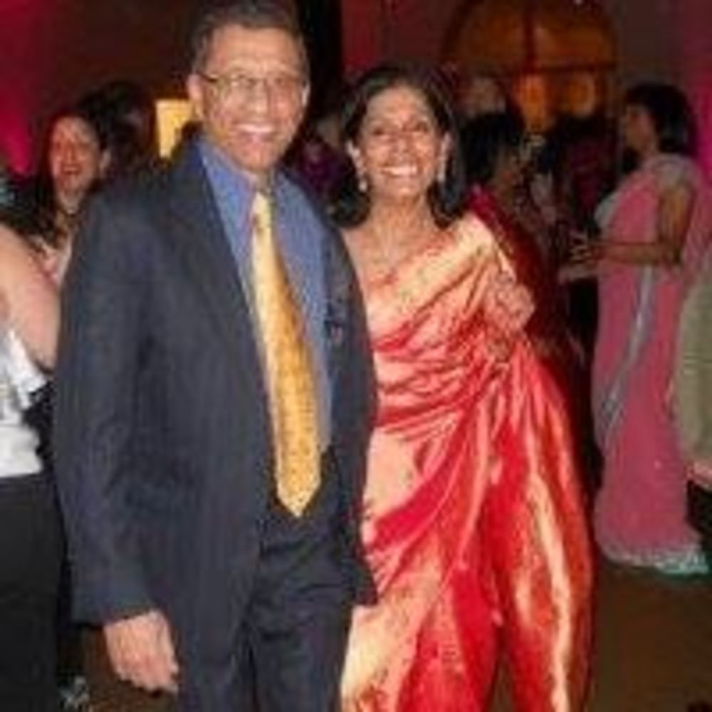 Meet your Posher, Mona